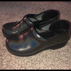 Size 40 dansko (9 1/2).
